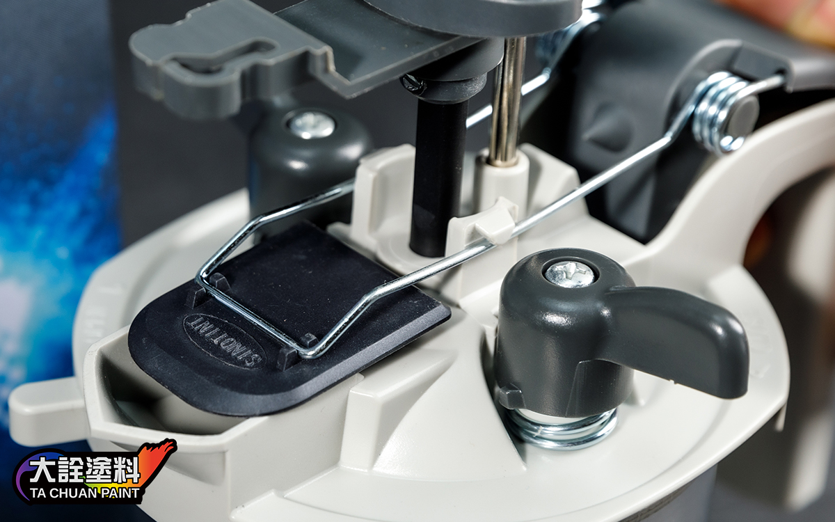 色漆攪拌蓋（立裝）