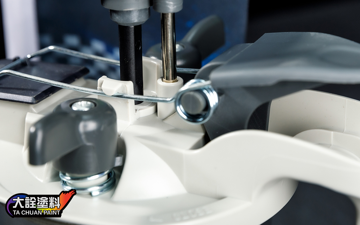 色漆攪拌蓋（立裝）